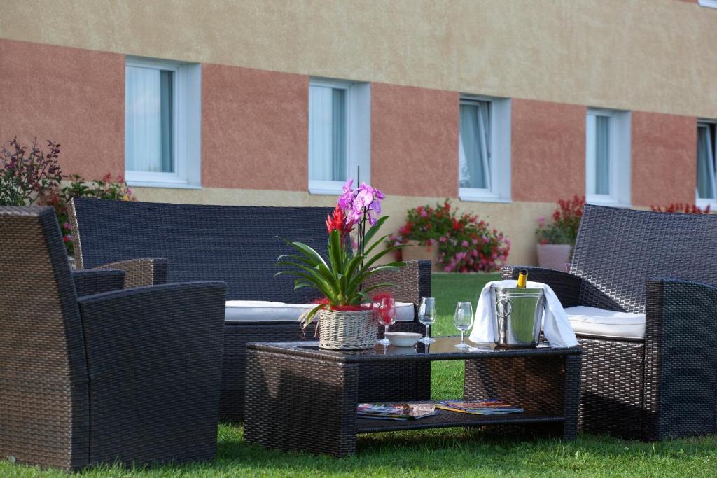 Hotel Le Kolibri Tournus Exteriér fotografie